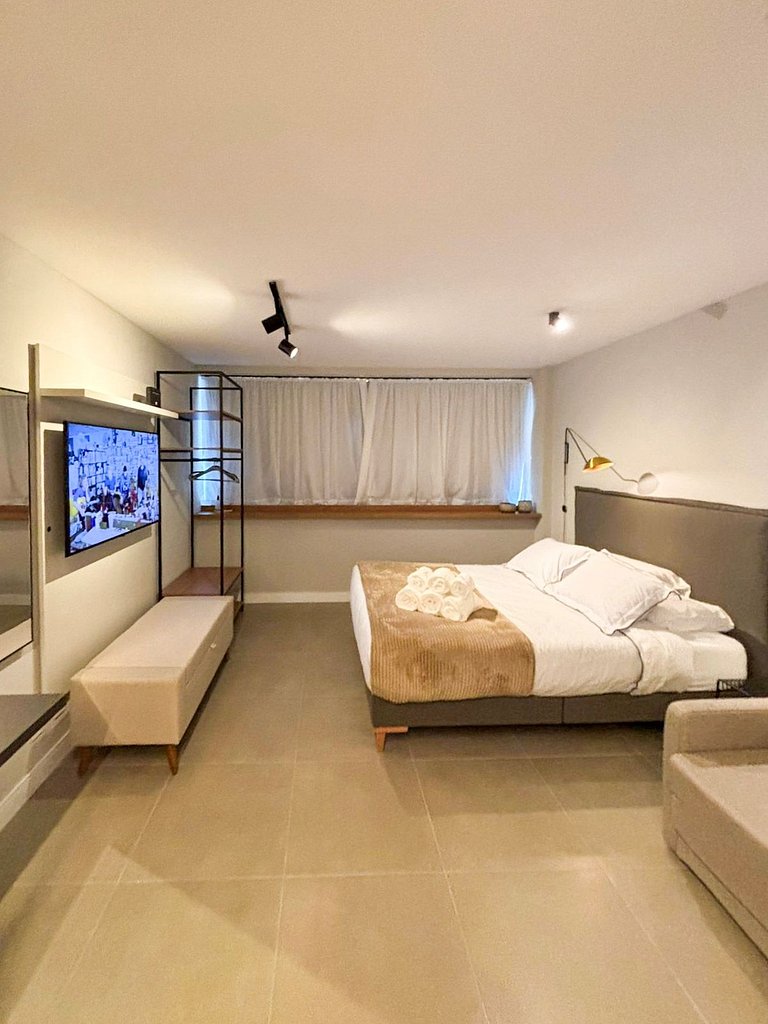 Estudio con terraza en la azotea y piscina en la Av Carlos G