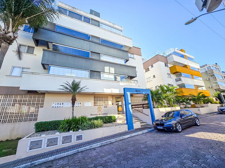 Seu Refúgio na Praia: Cobertura com Piscina