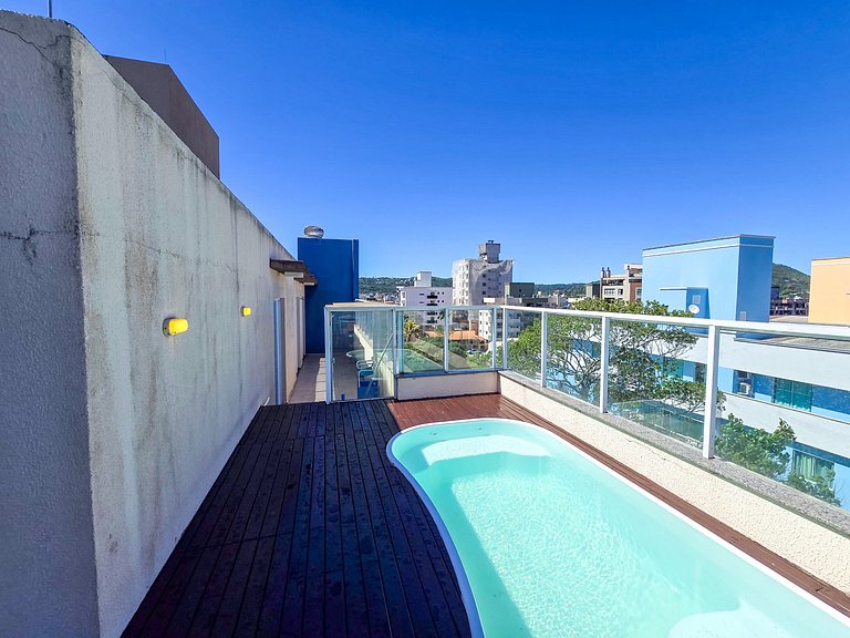 Seu Refúgio na Praia: Cobertura com Piscina