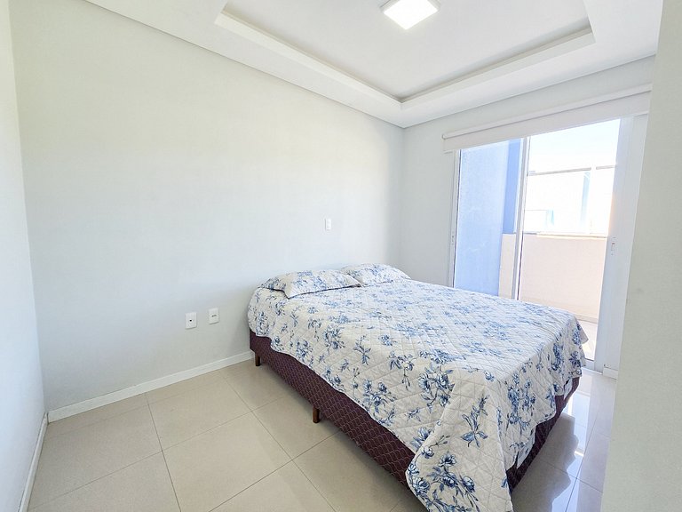 Seu Refúgio na Praia: Cobertura com Piscina