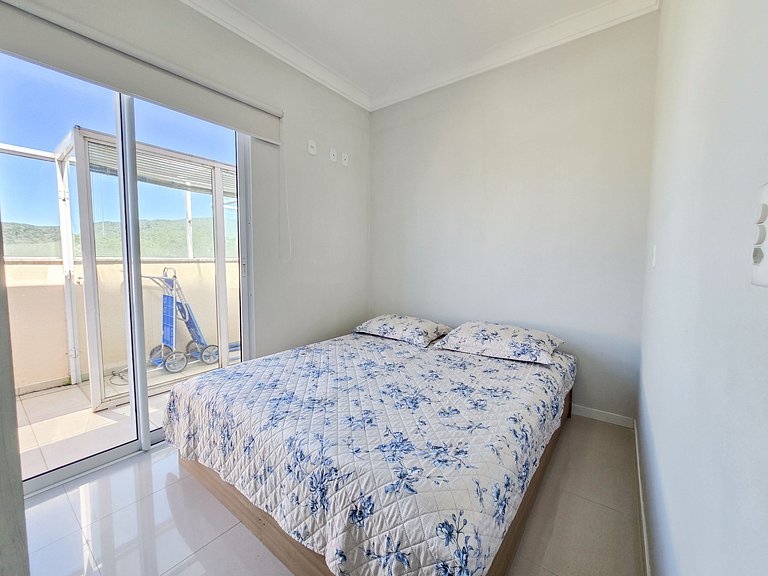 Seu Refúgio na Praia: Cobertura com Piscina