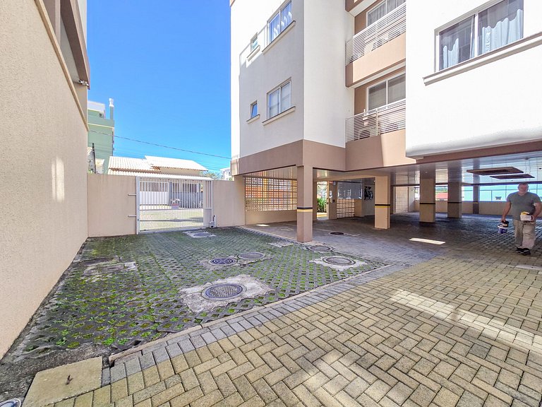 Seu Refúgio na Praia: Cobertura com Piscina