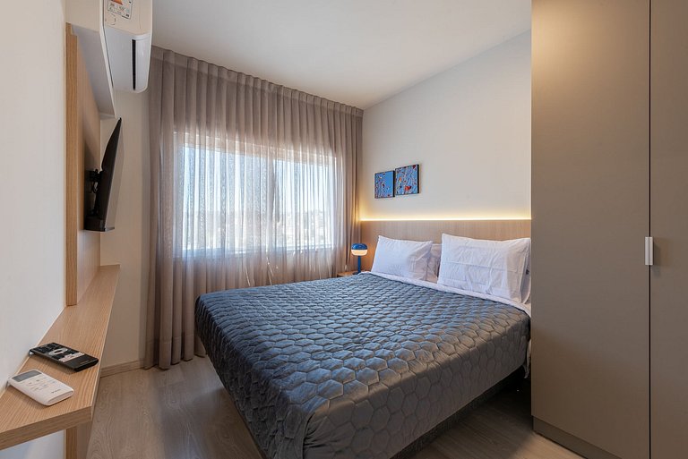 Studio RJ prox do Hosp e Shop. Moinhos de Vento