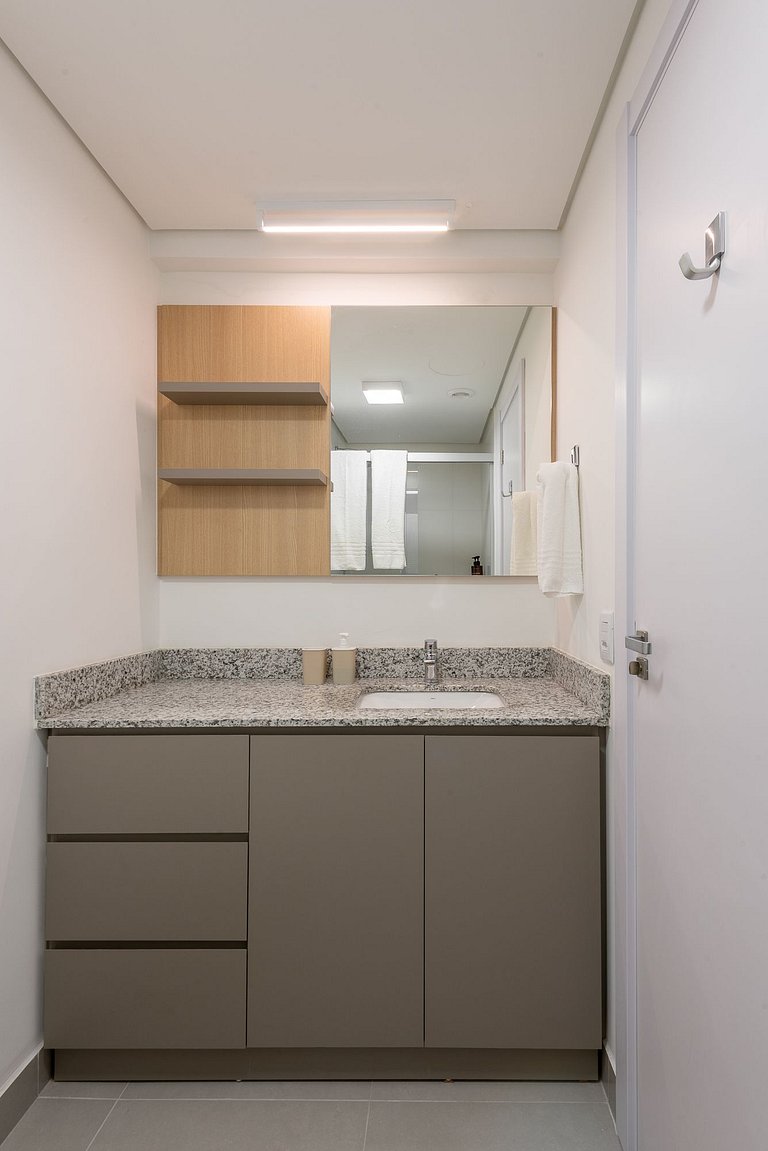 Studio RJ prox do Hosp e Shop. Moinhos de Vento