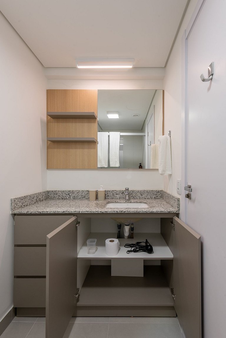 Studio RJ prox do Hosp e Shop. Moinhos de Vento