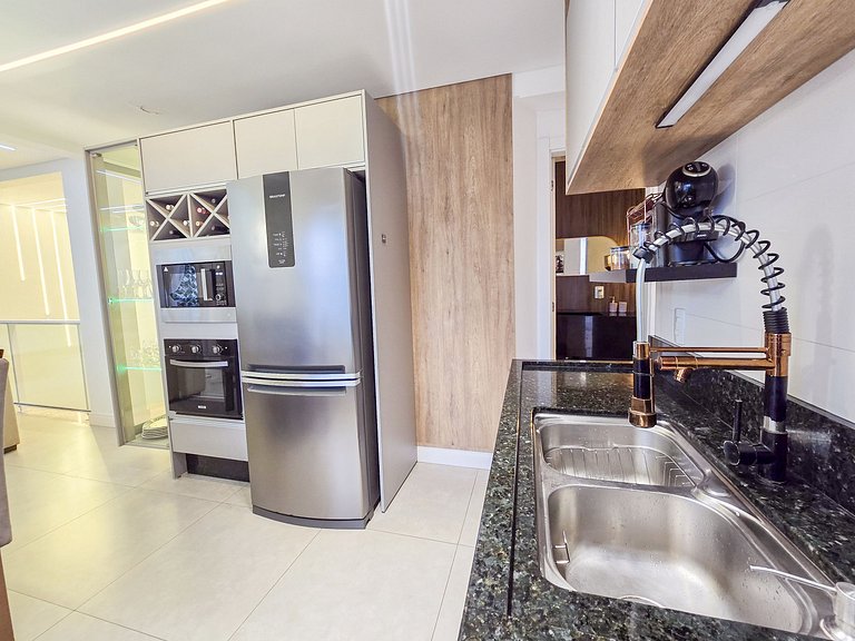 Your Private Paradise — Elegance, Comfort & Sea