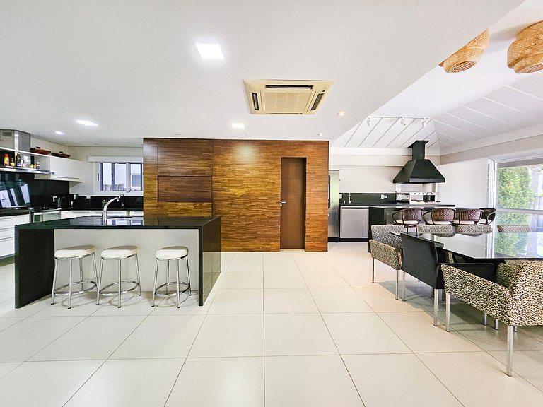 Casa Blue em Condomínio de Luxo