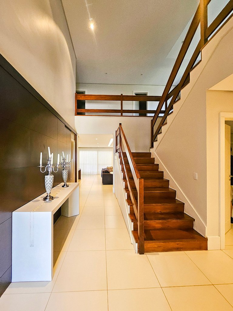 Casa Blue 700 m do Planeta Atlântida em Condomínio de Luxo