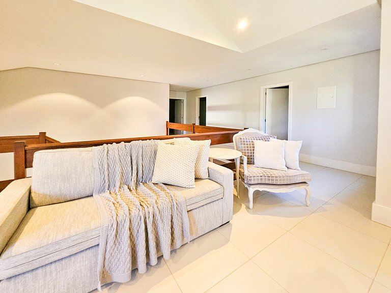 Casa Blue em Condomínio de Luxo