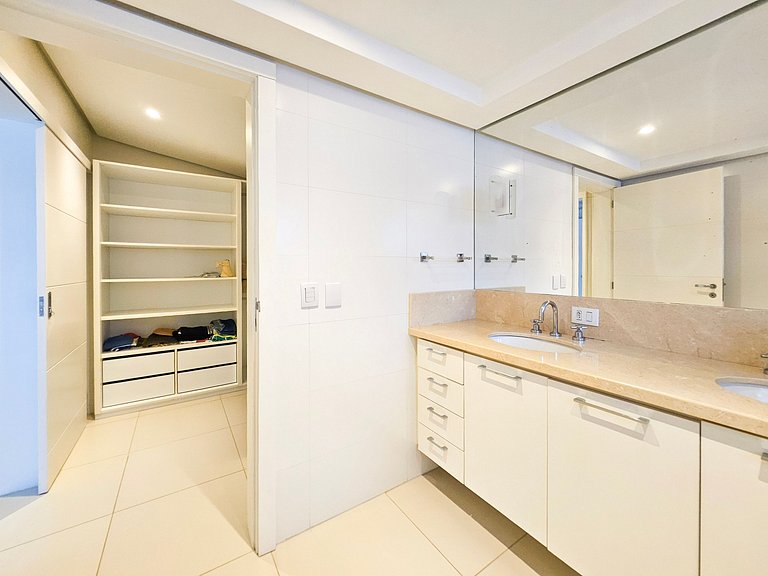 Casa Blue em Condomínio de Luxo