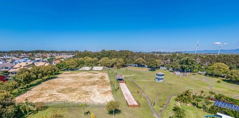 Casa Blue 700 m do Planeta Atlântida em Condomínio de Luxo