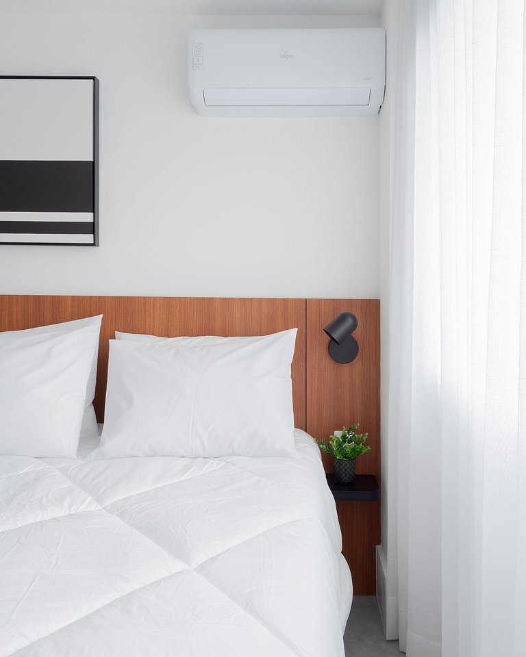 Denver Studio with Parking and Full Amenities