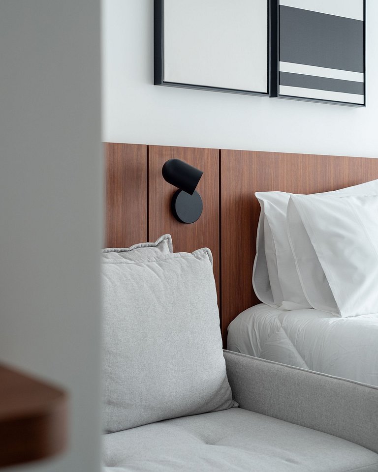 Denver Studio with Parking and Full Amenities