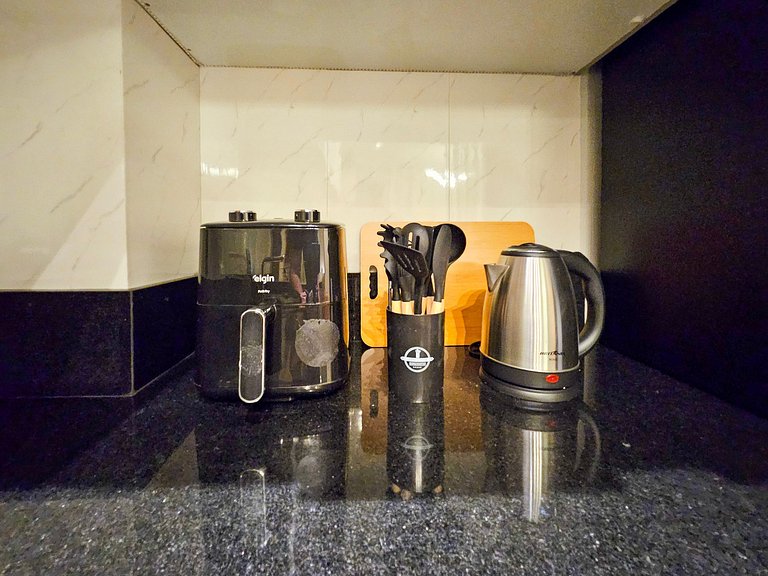 Miami Studio w/ Parking next to Planeta Atlântida