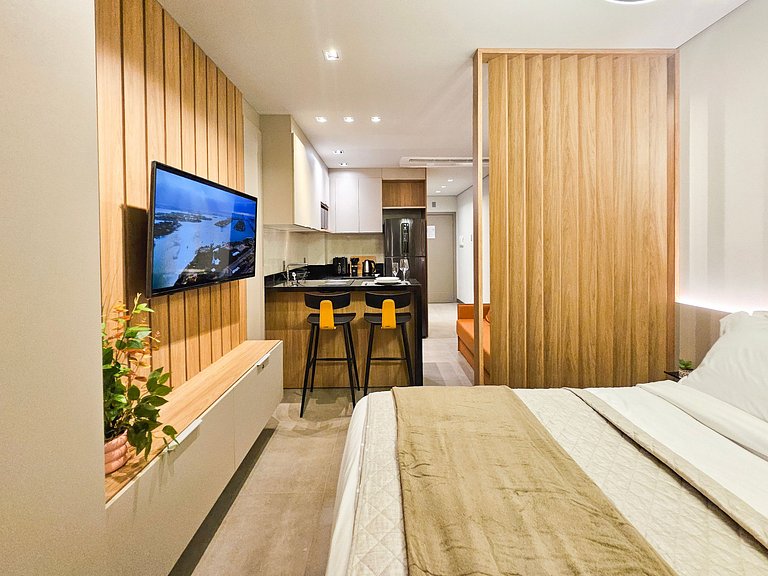 Miami Studio w/ Parking next to Planeta Atlântida