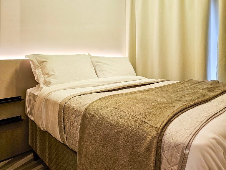 Miami Studio w/ Parking next to Planeta Atlântida