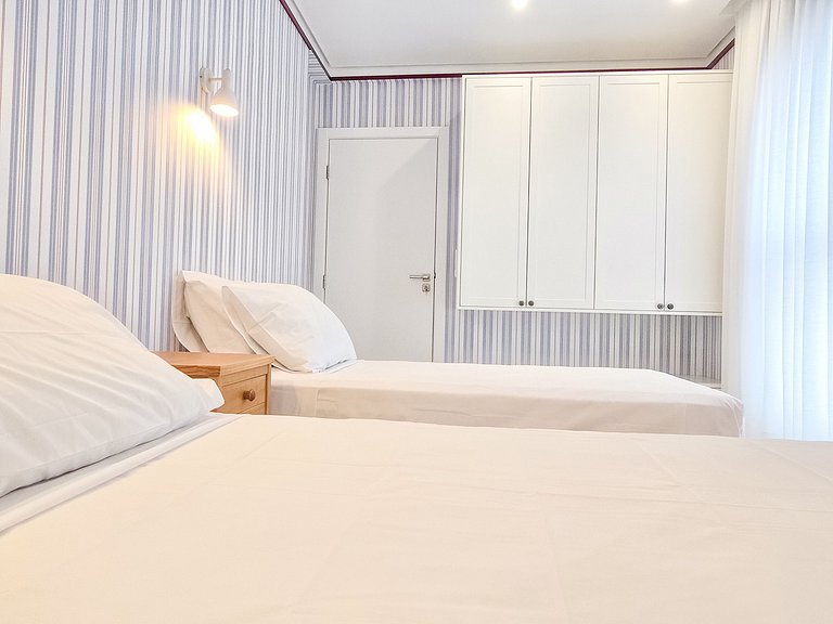 Apto Hampton 200 m da Praia Brava