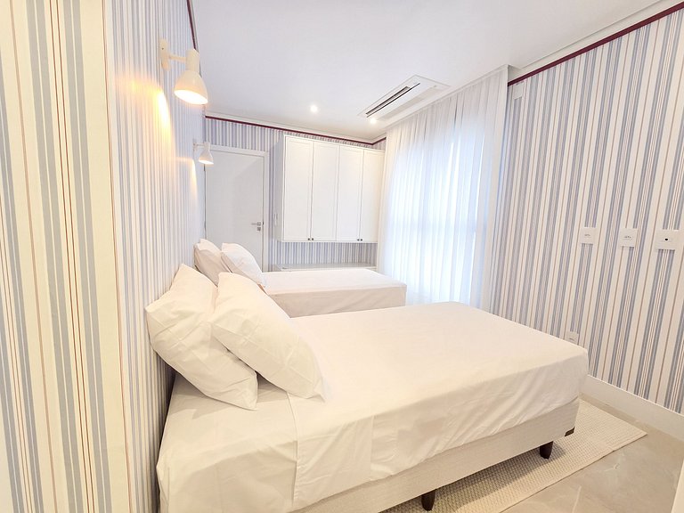 Apto Hampton 200 m da Praia Brava