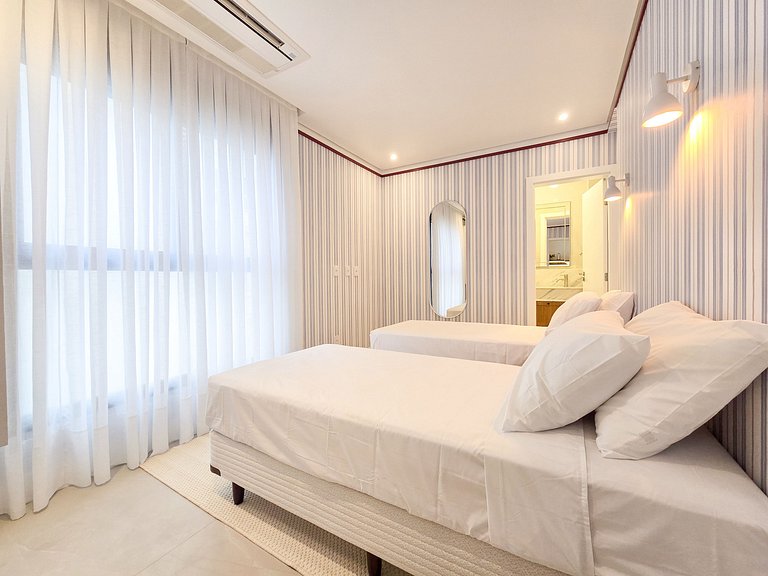 Apto Hampton 200 m da Praia Brava