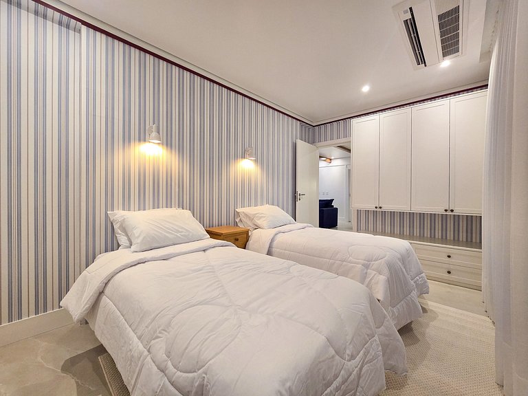 Apto Hampton 200 m da Praia Brava