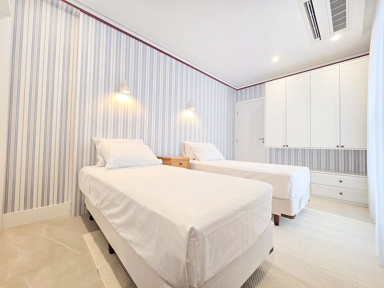 Apto Hampton 200 m da Praia Brava