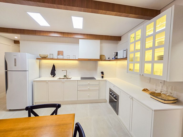 Apto Hampton 200 m da Praia Brava