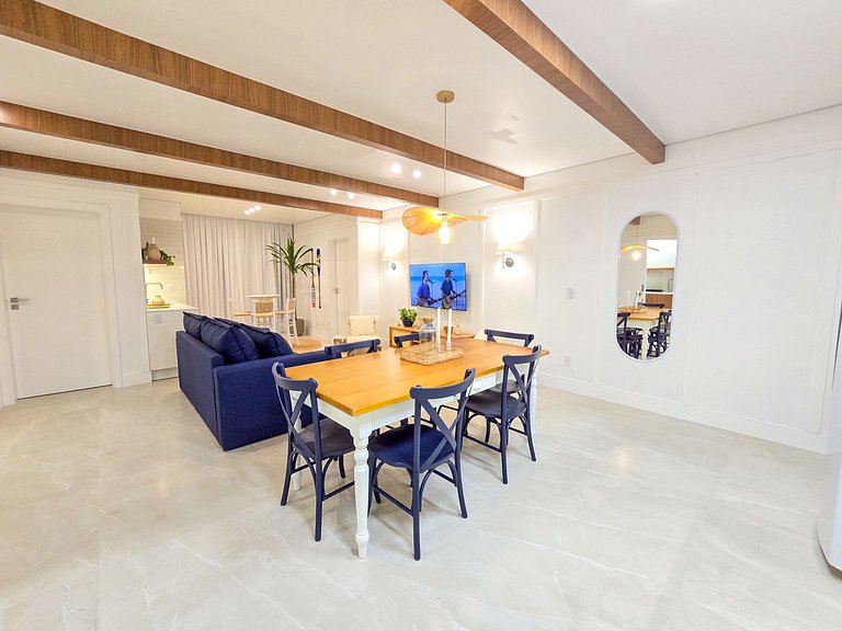 Apto Hampton 200 m da Praia Brava