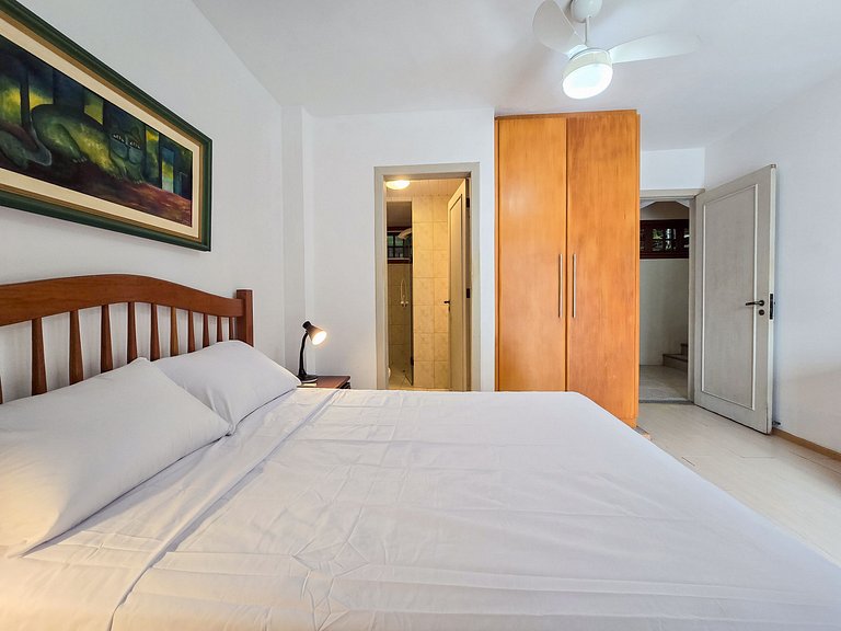 Vista de Sambaqui | Your Home with Ocean Views