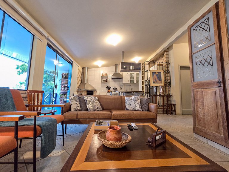 Vista de Sambaqui | Your Home with Ocean Views