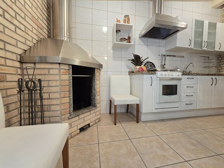 Vista de Sambaqui | Sua Casa com Vista para o Mar