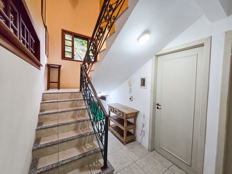 Vista de Sambaqui | Your Home with Ocean Views