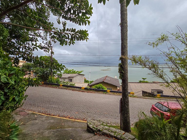 Vista de Sambaqui | Sua Casa com Vista para o Mar