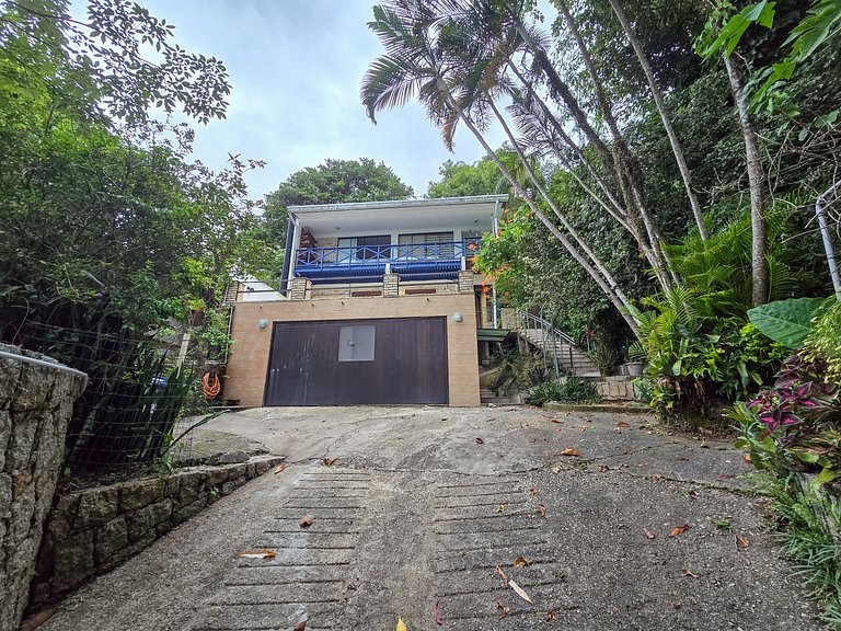 Vista de Sambaqui | Your Home with Ocean Views