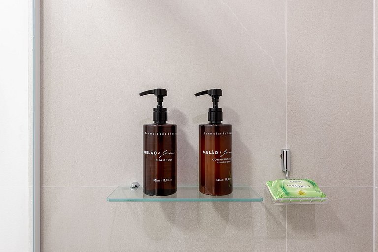 Aspen Studio with Parking and Full Amenities