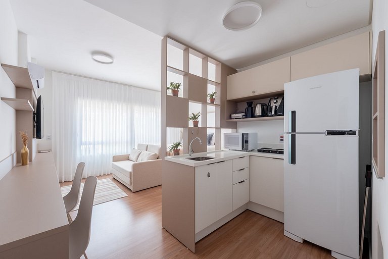 Studio with pool, gym, + parking space in Moinhos