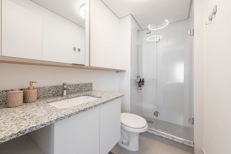 Studio with pool, gym, + parking space in Moinhos