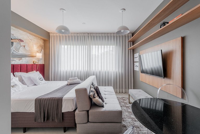 Aviator suite at Montserrat, near the main park