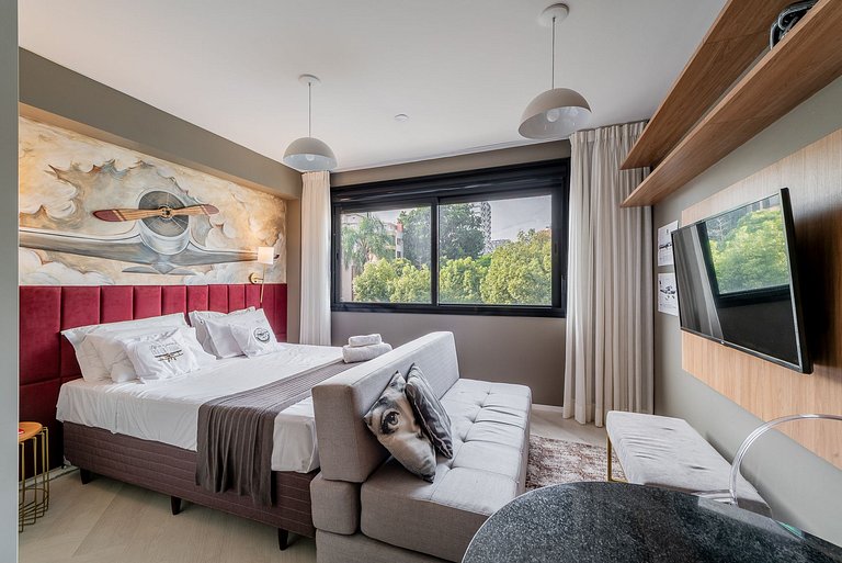 Aviator suite at Montserrat, near the main park