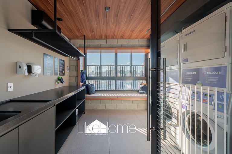 Apt w/ Rooftop, Pool & Parking • R. República