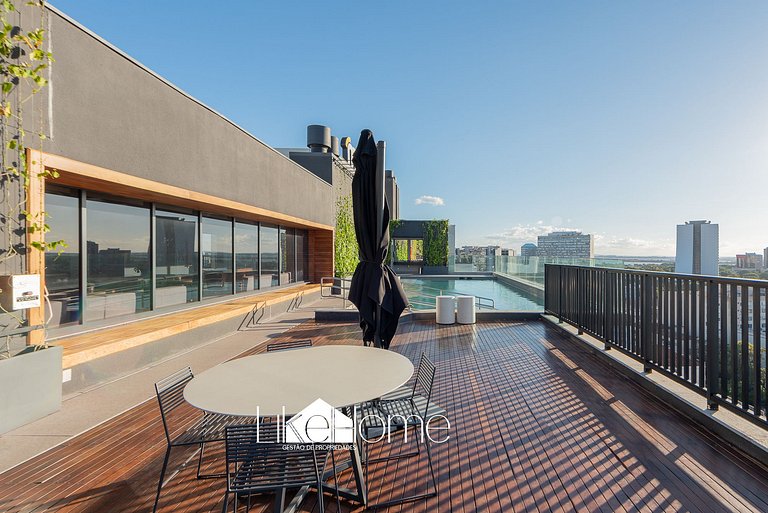 Apt w/ Rooftop, Pool & Parking • R. República