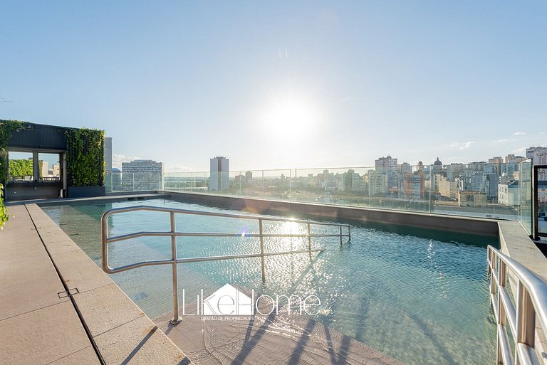 Apt w/ Rooftop, Pool & Parking • R. República