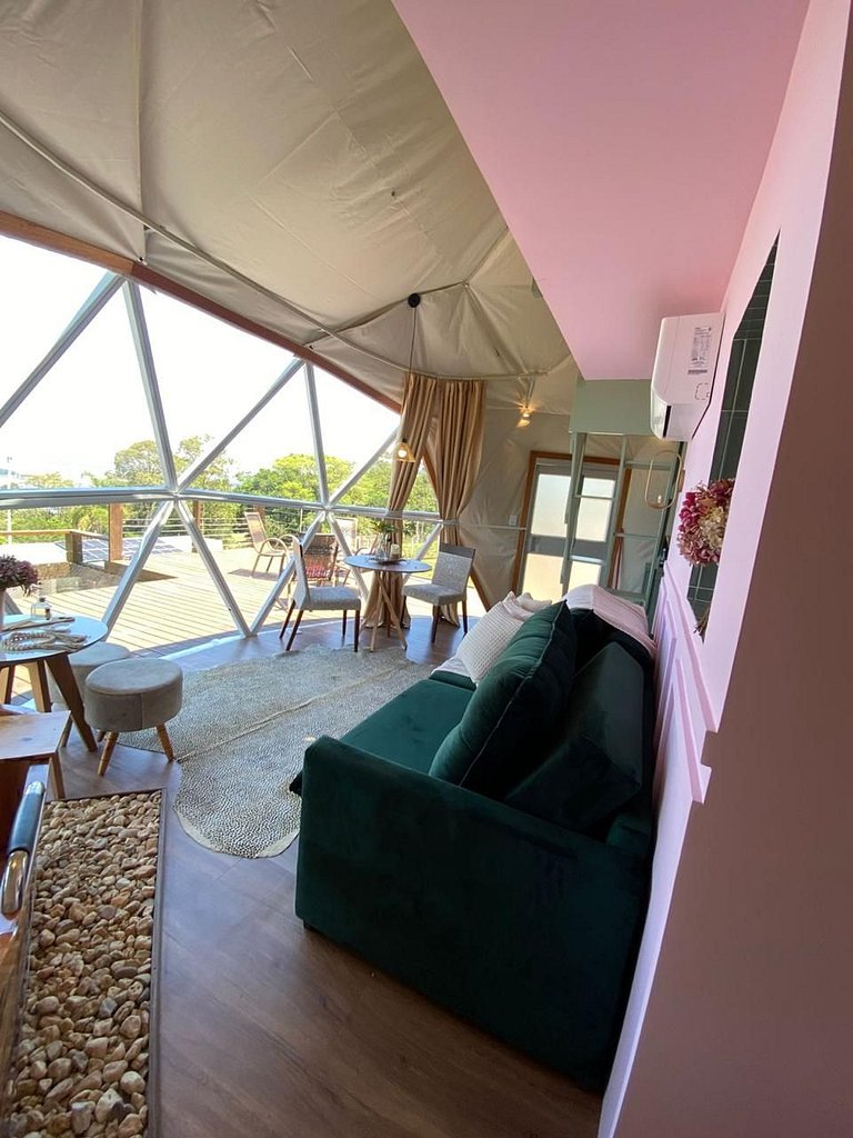 Domo com vista panorâmica e banheira exclusiva