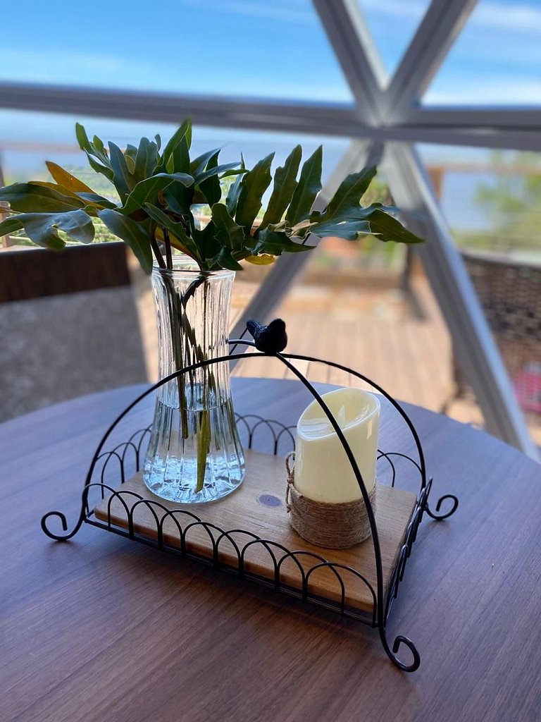 Domo com vista panorâmica e banheira exclusiva