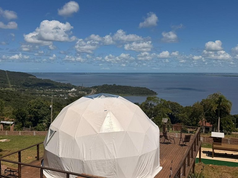 Domo com vista panorâmica e banheira exclusiva