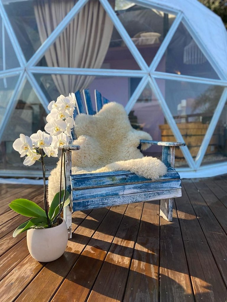 Dome with panoramic view and private bathtub