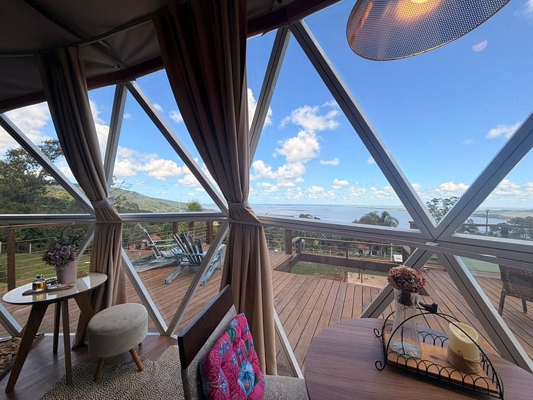 Dome with panoramic view and private bathtub