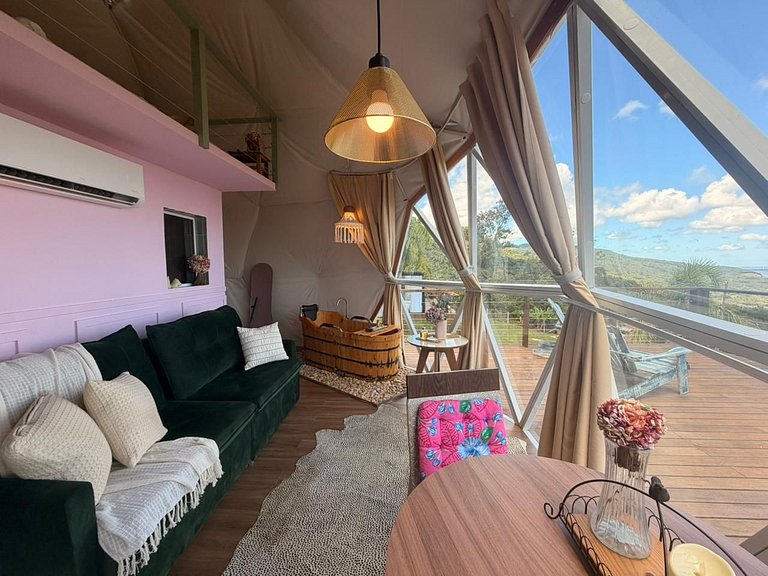 Domo con vista panorámica y bañera exclusiva