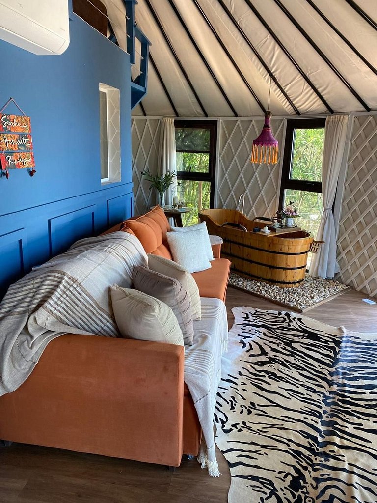Dome with panoramic view and private bathtub