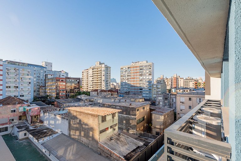 Apt w/ Rooftop, Pool & Parking • R. República