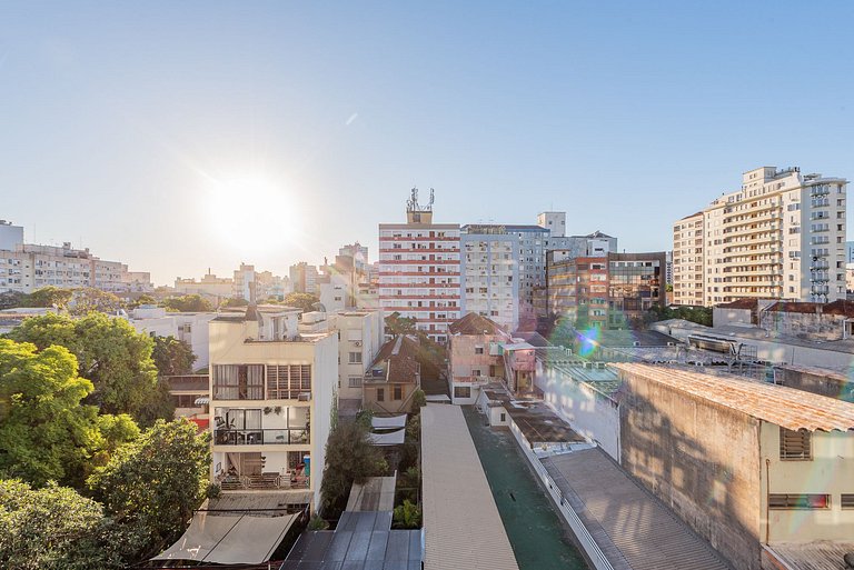 Apt w/ Rooftop, Pool & Parking • R. República